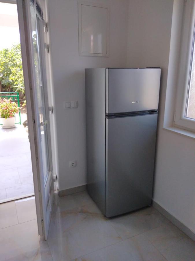 Apartment With Terrace And Garden Pirovac Ngoại thất bức ảnh