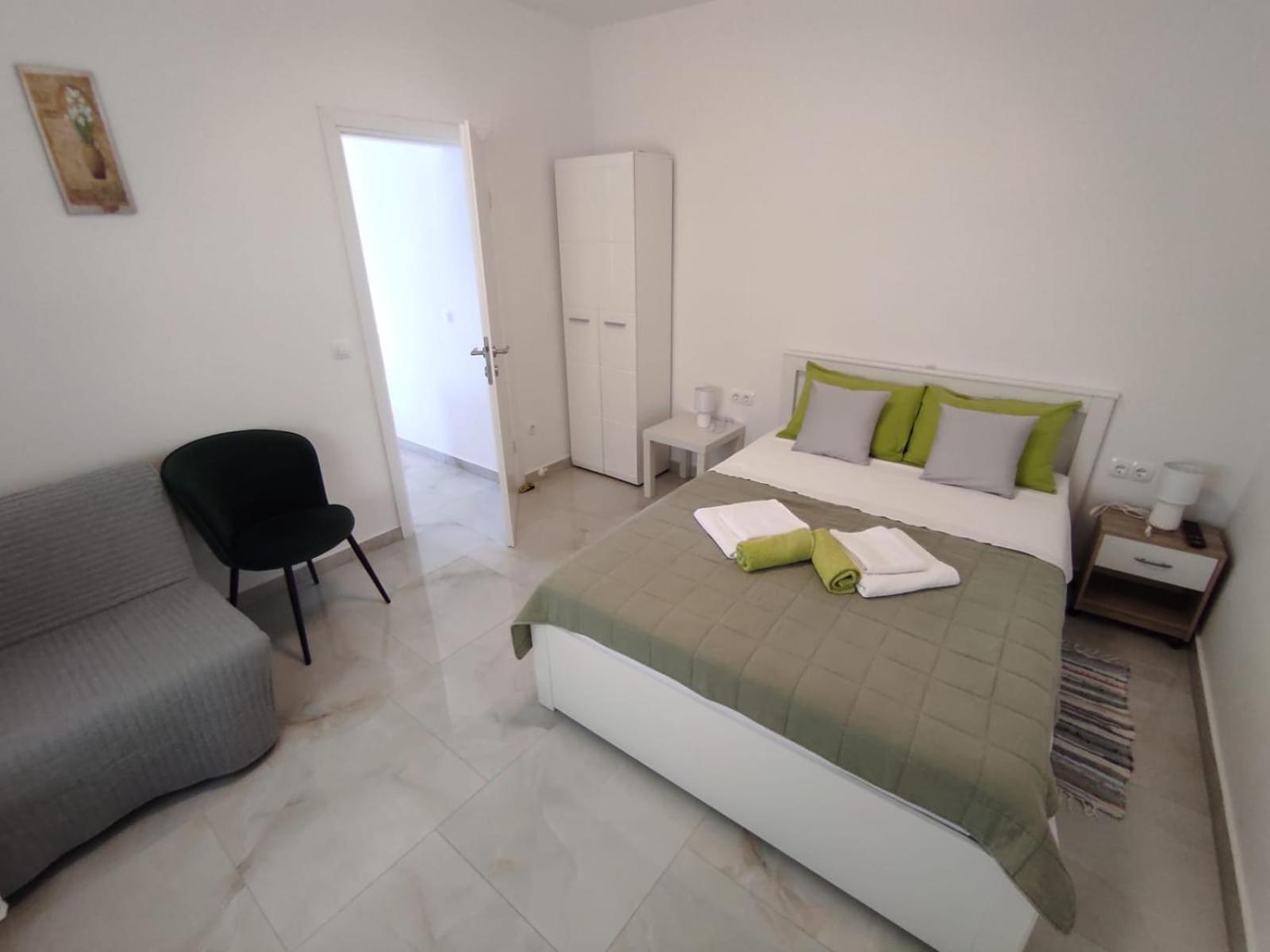 Apartment With Terrace And Garden Pirovac Ngoại thất bức ảnh