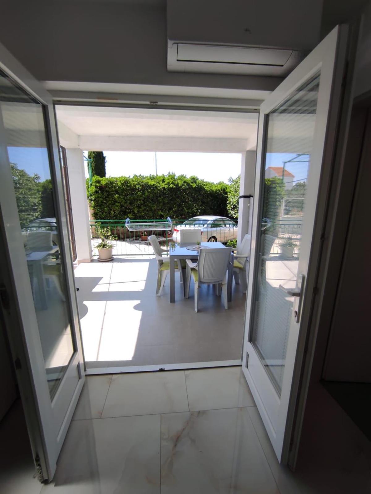Apartment With Terrace And Garden Pirovac Ngoại thất bức ảnh