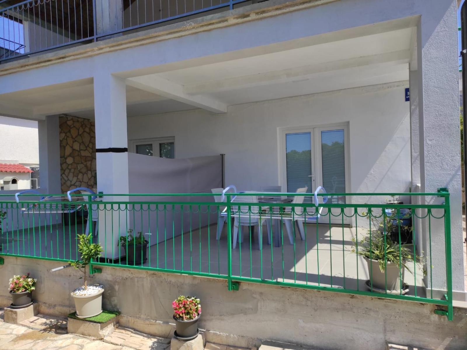 Apartment With Terrace And Garden Pirovac Ngoại thất bức ảnh