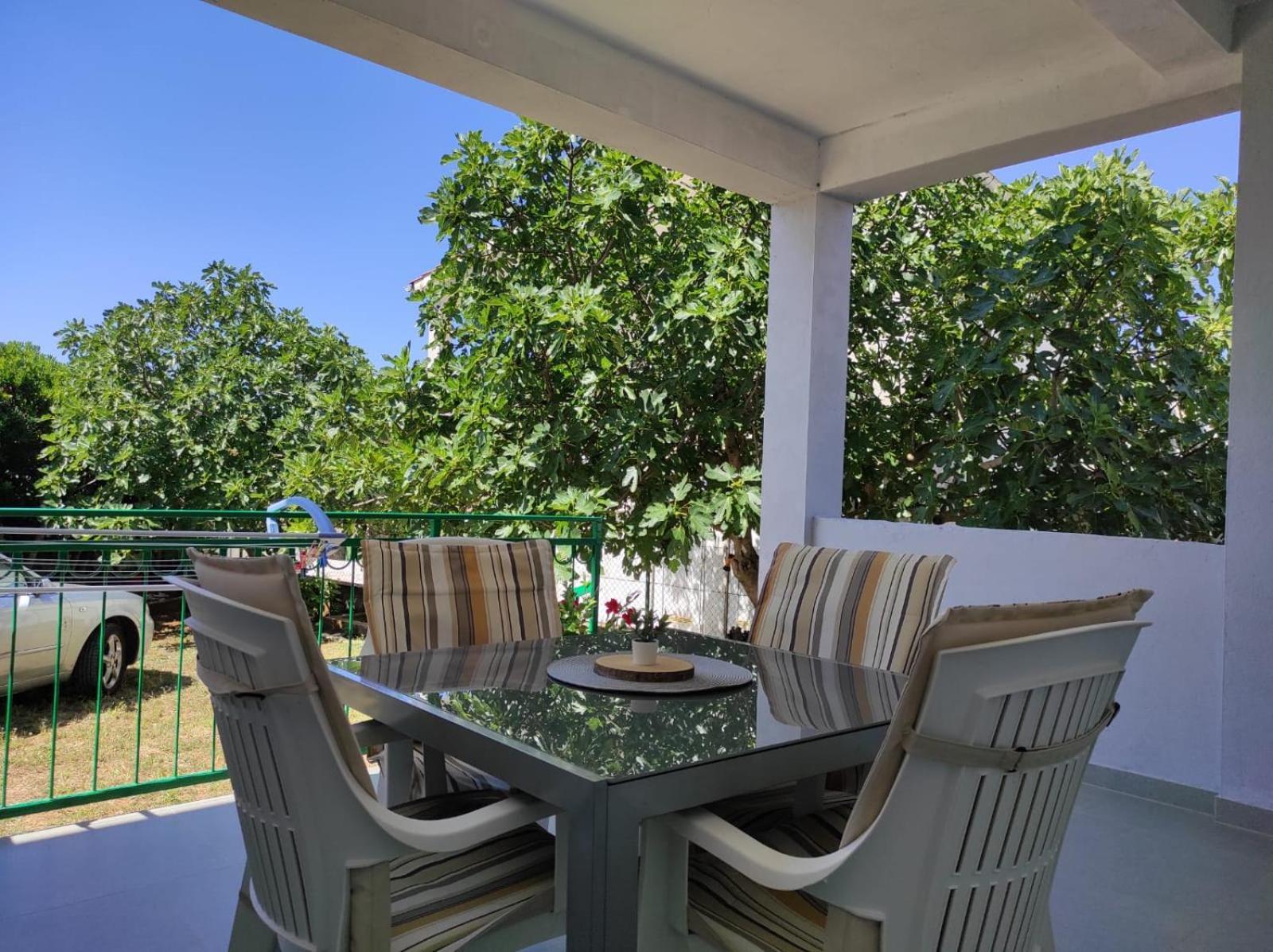 Apartment With Terrace And Garden Pirovac Ngoại thất bức ảnh