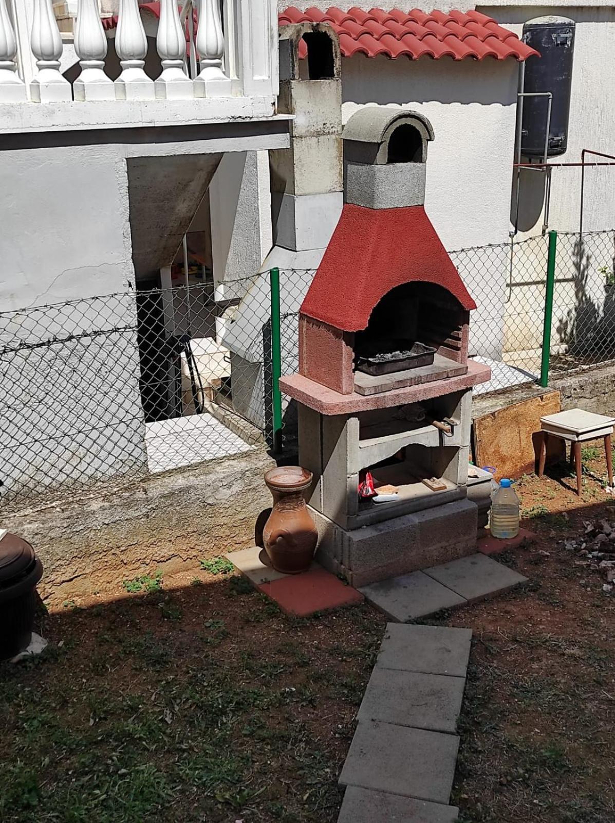 Apartment With Terrace And Garden Pirovac Ngoại thất bức ảnh